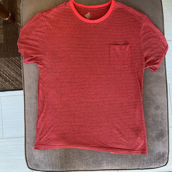 *2 FOR $12* Size L Volcom Red Striped T-Shirt - Picture 2 of 5